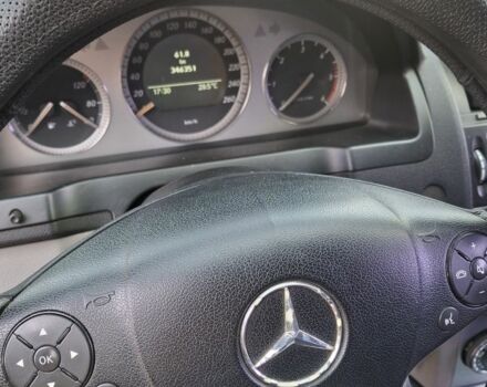Черный Мерседес 200, объемом двигателя 2.1 л и пробегом 347 тыс. км за 7700 $, фото 17 на Automoto.ua