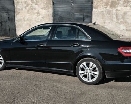 Чорний Мерседес 200, об'ємом двигуна 2.1 л та пробігом 309 тис. км за 9900 $, фото 6 на Automoto.ua