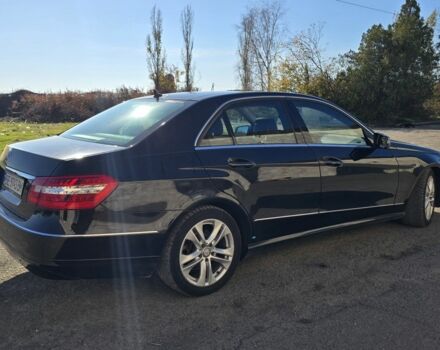 Чорний Мерседес 200, об'ємом двигуна 2.1 л та пробігом 309 тис. км за 9900 $, фото 4 на Automoto.ua