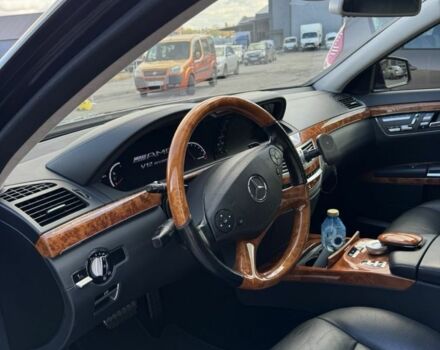 Черный Мерседес 200, объемом двигателя 5.5 л и пробегом 190 тыс. км за 23000 $, фото 7 на Automoto.ua