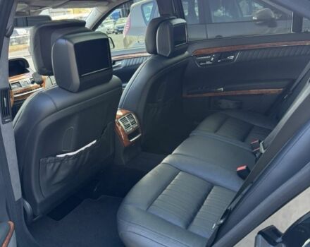 Черный Мерседес 200, объемом двигателя 5.5 л и пробегом 190 тыс. км за 23000 $, фото 6 на Automoto.ua