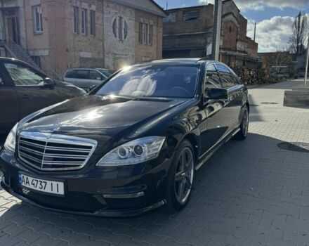 Черный Мерседес 200, объемом двигателя 5.5 л и пробегом 190 тыс. км за 23000 $, фото 1 на Automoto.ua