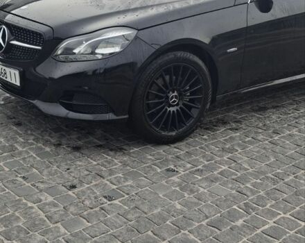 Черный Мерседес 200, объемом двигателя 0 л и пробегом 200 тыс. км за 11500 $, фото 1 на Automoto.ua