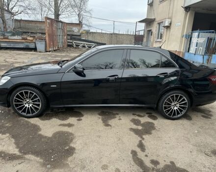 Черный Мерседес 200, объемом двигателя 2.1 л и пробегом 226 тыс. км за 13000 $, фото 7 на Automoto.ua