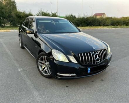 Черный Мерседес 200, объемом двигателя 1.8 л и пробегом 230 тыс. км за 13700 $, фото 2 на Automoto.ua