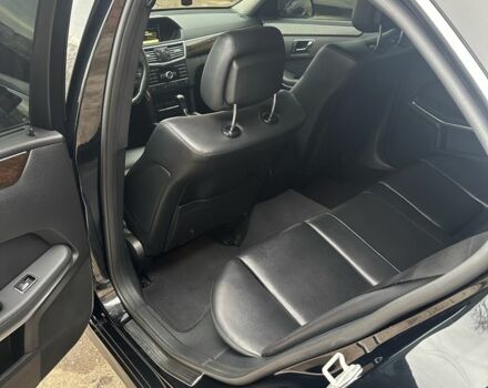 Черный Мерседес 200, объемом двигателя 2.1 л и пробегом 226 тыс. км за 13000 $, фото 9 на Automoto.ua