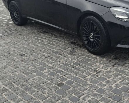 Черный Мерседес 200, объемом двигателя 0 л и пробегом 200 тыс. км за 11500 $, фото 2 на Automoto.ua