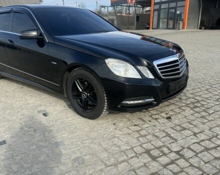 Черный Мерседес 200, объемом двигателя 2.2 л и пробегом 267 тыс. км за 14005 $, фото 3 на Automoto.ua