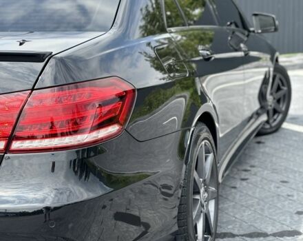 Черный Мерседес 200, объемом двигателя 2.2 л и пробегом 205 тыс. км за 14700 $, фото 5 на Automoto.ua