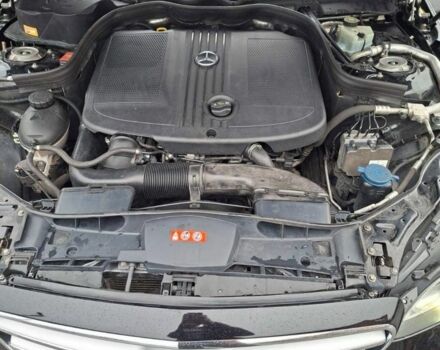 Чорний Мерседес 200, об'ємом двигуна 2.2 л та пробігом 247 тис. км за 16000 $, фото 21 на Automoto.ua