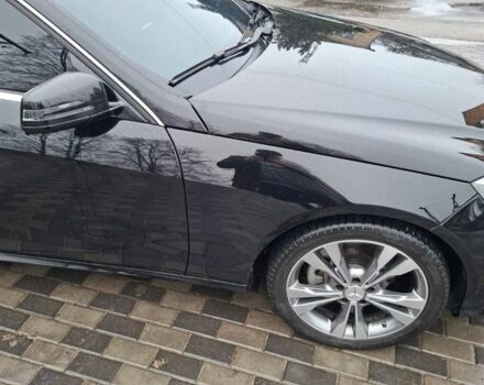 Чорний Мерседес 200, об'ємом двигуна 2.2 л та пробігом 247 тис. км за 16000 $, фото 4 на Automoto.ua