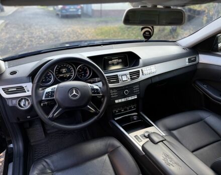 Чорний Мерседес 200, об'ємом двигуна 2.1 л та пробігом 210 тис. км за 15809 $, фото 14 на Automoto.ua