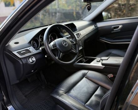 Чорний Мерседес 200, об'ємом двигуна 2.1 л та пробігом 210 тис. км за 15809 $, фото 13 на Automoto.ua