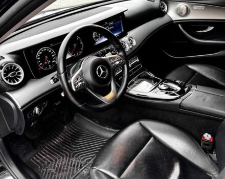 Чорний Мерседес 200, об'ємом двигуна 2 л та пробігом 405 тис. км за 22800 $, фото 4 на Automoto.ua