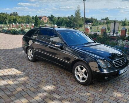 Чорний Мерседес 200, об'ємом двигуна 1.8 л та пробігом 338 тис. км за 4000 $, фото 4 на Automoto.ua