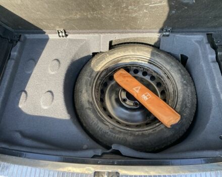 Чорний Мерседес 200, об'ємом двигуна 1.8 л та пробігом 334 тис. км за 5700 $, фото 6 на Automoto.ua