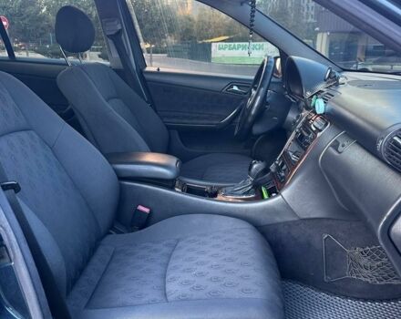 Черный Мерседес 200, объемом двигателя 2.7 л и пробегом 365 тыс. км за 4800 $, фото 5 на Automoto.ua