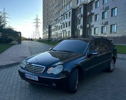 Черный Мерседес 200, объемом двигателя 2.7 л и пробегом 365 тыс. км за 4800 $, фото 1 на Automoto.ua