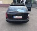 Черный Мерседес 200, объемом двигателя 2.1 л и пробегом 450 тыс. км за 2200 $, фото 2 на Automoto.ua