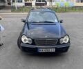 Черный Мерседес 200, объемом двигателя 2.1 л и пробегом 450 тыс. км за 2200 $, фото 1 на Automoto.ua