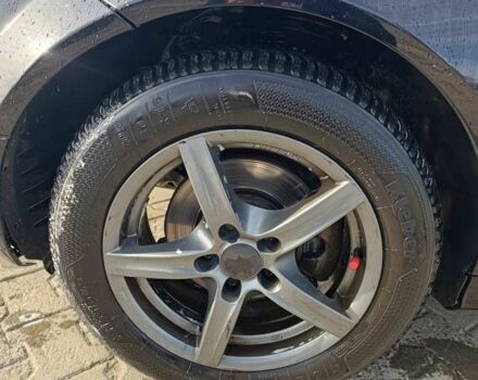 Черный Мерседес 200, объемом двигателя 2.1 л и пробегом 260 тыс. км за 8900 $, фото 3 на Automoto.ua