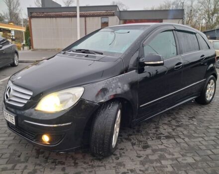 Черный Мерседес 200, объемом двигателя 1.7 л и пробегом 70 тыс. км за 7300 $, фото 1 на Automoto.ua