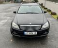 Чорний Мерседес 200, об'ємом двигуна 2.1 л та пробігом 298 тис. км за 7750 $, фото 1 на Automoto.ua