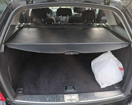 Черный Мерседес 200, объемом двигателя 2.1 л и пробегом 260 тыс. км за 8900 $, фото 4 на Automoto.ua