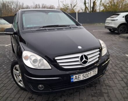 Черный Мерседес 200, объемом двигателя 1.7 л и пробегом 70 тыс. км за 7300 $, фото 6 на Automoto.ua