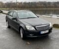 Чорний Мерседес 200, об'ємом двигуна 2.1 л та пробігом 298 тис. км за 7750 $, фото 1 на Automoto.ua
