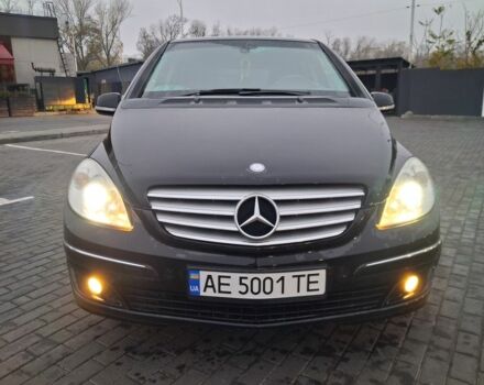 Черный Мерседес 200, объемом двигателя 1.7 л и пробегом 70 тыс. км за 7300 $, фото 5 на Automoto.ua