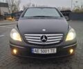 Черный Мерседес 200, объемом двигателя 1.7 л и пробегом 70 тыс. км за 7300 $, фото 5 на Automoto.ua