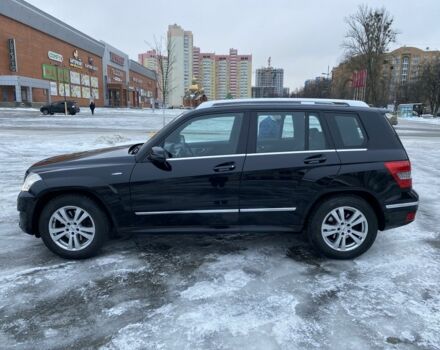 Черный Мерседес 200, объемом двигателя 2.1 л и пробегом 349 тыс. км за 14000 $, фото 1 на Automoto.ua