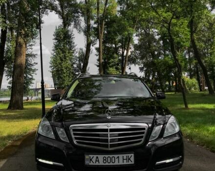 Черный Мерседес 200, объемом двигателя 2.1 л и пробегом 500 тыс. км за 10200 $, фото 5 на Automoto.ua