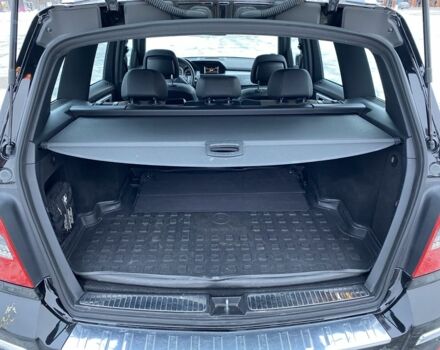 Черный Мерседес 200, объемом двигателя 2.1 л и пробегом 349 тыс. км за 14000 $, фото 4 на Automoto.ua