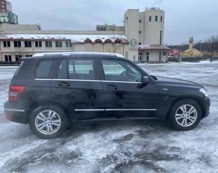 Черный Мерседес 200, объемом двигателя 2.1 л и пробегом 349 тыс. км за 14000 $, фото 2 на Automoto.ua