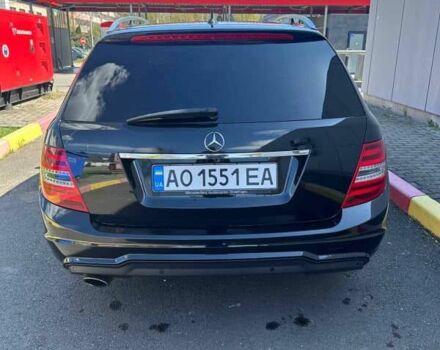 Черный Мерседес 200, объемом двигателя 2.1 л и пробегом 299 тыс. км за 10350 $, фото 4 на Automoto.ua