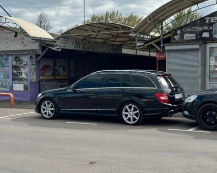 Черный Мерседес 200, объемом двигателя 2.1 л и пробегом 299 тыс. км за 10350 $, фото 7 на Automoto.ua