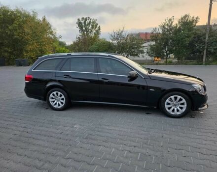 Черный Мерседес 200, объемом двигателя 2.1 л и пробегом 246 тыс. км за 13350 $, фото 1 на Automoto.ua