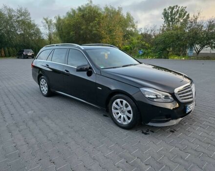 Черный Мерседес 200, объемом двигателя 2.1 л и пробегом 246 тыс. км за 13350 $, фото 2 на Automoto.ua