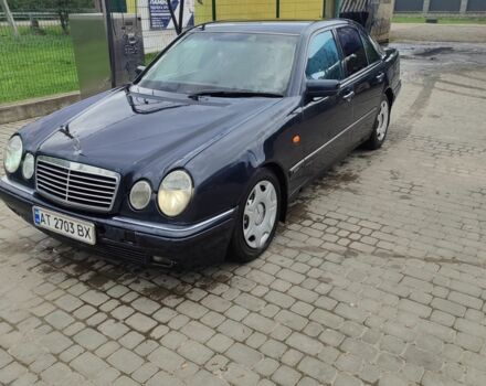 Чорний Мерседес 200, об'ємом двигуна 2.2 л та пробігом 370 тис. км за 2850 $, фото 1 на Automoto.ua