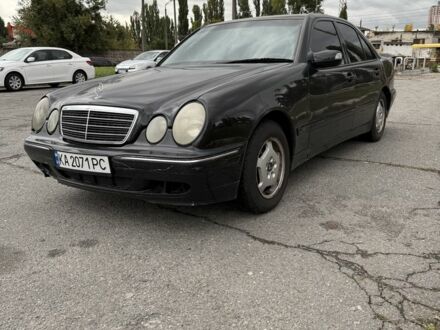 Мерседес 200 2000 у Києві на Automoto.ua Чорний Мерседес 200, об'ємом двигуна 2 л та пробігом 328 тис. км за 3000 $, фото 1 на Automoto.ua