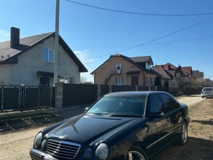 Мерседес 200 2000 в Ивано-Франковске на Automoto.ua Черный Мерседес 200, объемом двигателя 2 л и пробегом 330 тыс. км за 5100 $, фото 1 на Automoto.ua