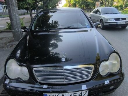 Мерседес 200 2000 в Синельниковом на Automoto.ua Черный Мерседес 200, объемом двигателя 2.2 л и пробегом 360 тыс. км за 2750 $, фото 1 на Automoto.ua
