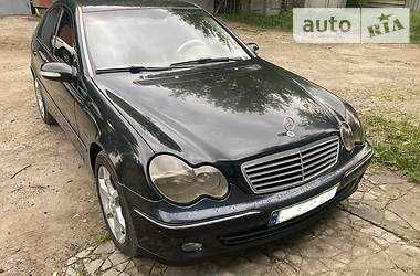 Чорний Мерседес 200, об'ємом двигуна 2.7 л та пробігом 220 тис. км за 3100 $, фото 1 на Automoto.ua