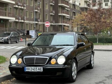 Черный Мерседес 200, объемом двигателя 2 л и пробегом 259 тыс. км за 3300 $, фото 1 на Automoto.ua