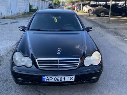 Мерседес 200 2003 в Запорожье на Automoto.ua Черный Мерседес 200, объемом двигателя 1.8 л и пробегом 360 тыс. км за 4900 $, фото 1 на Automoto.ua