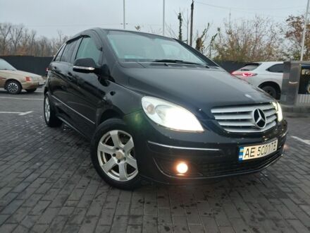 Черный Мерседес 200, объемом двигателя 1.7 л и пробегом 70 тыс. км за 7300 $, фото 1 на Automoto.ua