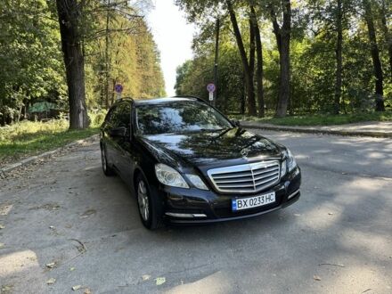 Черный Мерседес 200, объемом двигателя 2.1 л и пробегом 297 тыс. км за 12800 $, фото 1 на Automoto.ua