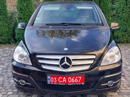 Черный Мерседес 200, объемом двигателя 2 л и пробегом 182 тыс. км за 7700 $, фото 1 на Automoto.ua